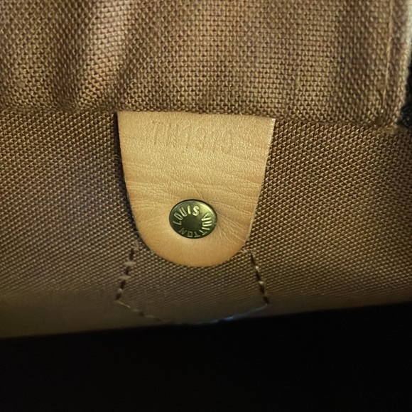Louis Vuitton Monogram Speedy 30 - Picture 12 of 17